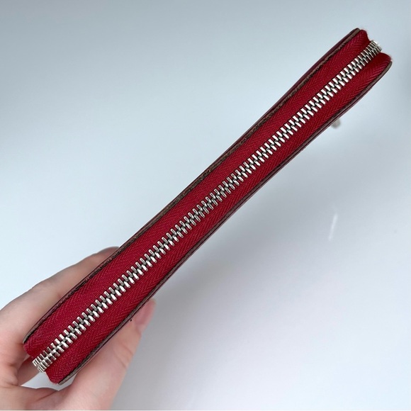 LOUIS VUITTON Grenade Epi Leather Zippy Wallet - Picture 2 of 10